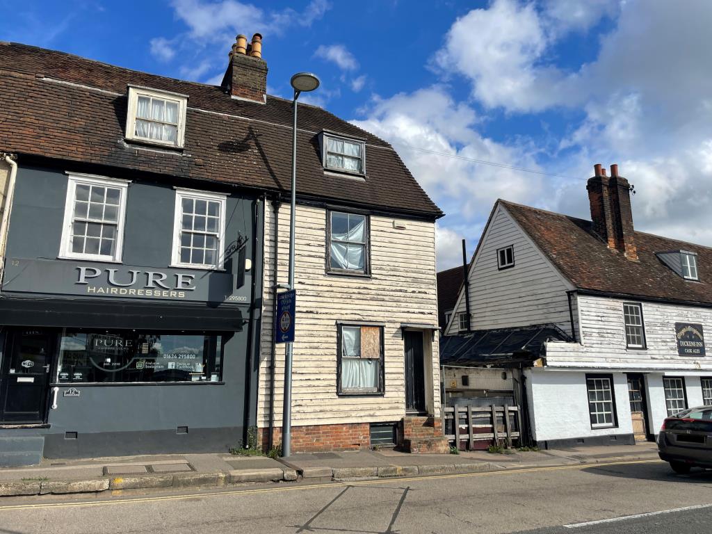 Lot: 138 - ATTRACTIVE FREEHOLD PERIOD HOUSE FOR REFURBISHMENT -